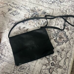Vera Pelle Black Leather Crossbody Bag